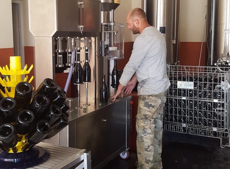 mise en bouteilles, juin 2018, domaine Cirrus